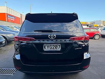 2017 Toyota Fortuner LIMITED 2.8D/4WD/6AT