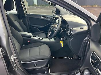 2012 Mercedes-benz B 180 CGI **Electric+Memory Seats*Parking Sensors*Bluetooth**