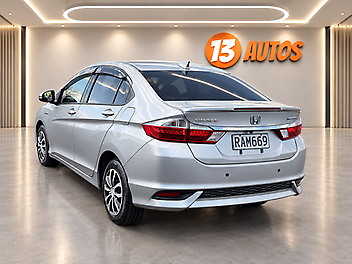 2018 Honda Grace Hybrid with Honda Sensing Suite, 1NZ Owner