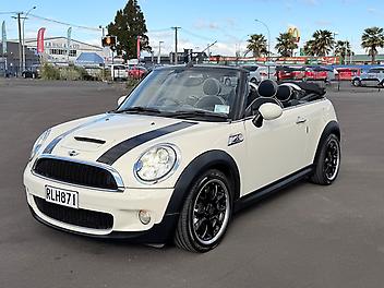 2009 Mini Cooper S Convertible "Technology Package" Low kms