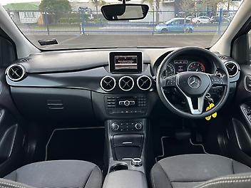 2012 Mercedes-benz B 180 CGI **Electric+Memory Seats*Parking Sensors*Bluetooth**