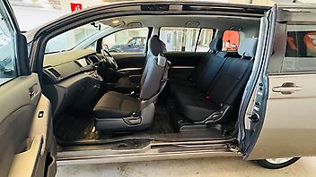 2010 Toyota Isis PLATANA