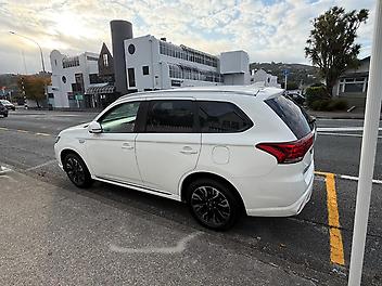 2017 Mitsubishi Outlander XLS 2.0PHEV/4WD/1AT