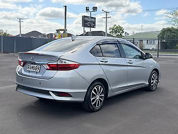 2018 Honda Grace Hybrid with Honda Sensing Suite, 1NZ Owner