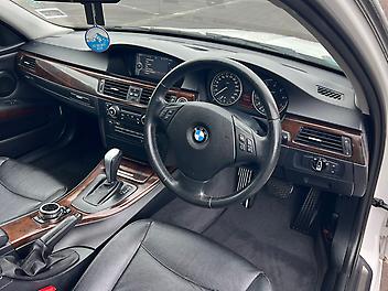 2012 Bmw 320i Touring **Heated & Memory Seats*i-Drive**
