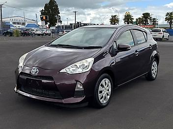 2014 Toyota Aqua Push Start, Heated Seats, Low kms