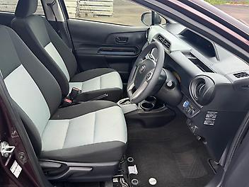 2014 Toyota Aqua Push Start, Heated Seats, Low kms