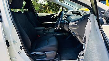 2019 Toyota Prius HYBRID