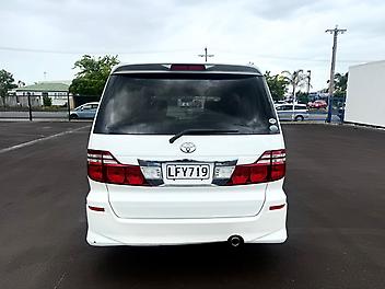 2006 Toyota Alphard 8 Seater family van  