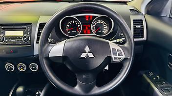 2012 Mitsubishi Outlander 2.0 2WD LS 7 Seater