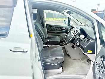 2006 Toyota Alphard 8 Seater family van  
