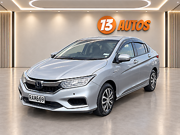 2018 Honda Grace Hybrid with Honda Sensing Suite, 1NZ Owner