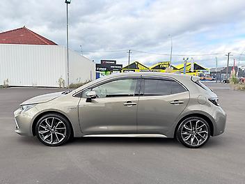 2019 Toyota Corolla Sport Hybrid with Toyota Safety Sense 2.0