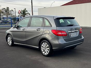 2012 Mercedes-benz B 180 CGI **Electric+Memory Seats*Parking Sensors*Bluetooth**