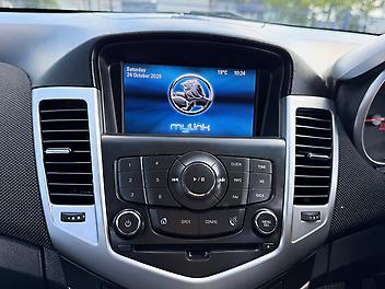 2015 Holden Cruze Equipe 1.8AT with Low kms!!