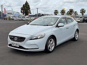 2013 Volvo V40 T4 Cruise, Rear Park Sensors, Push Start *Low kms*