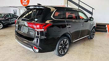2015 Mitsubishi Outlander  G Navi Package