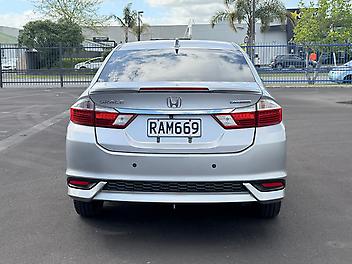 2018 Honda Grace Hybrid with Honda Sensing Suite, 1NZ Owner