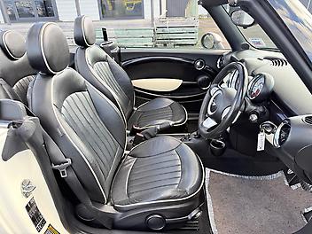 2009 Mini Cooper S Convertible "Technology Package" Low kms