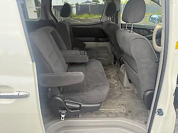 2006 Toyota Alphard 8 Seater family van  