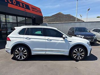 2017 Volkswagen Tiguan R-Line .. Fully loaded 