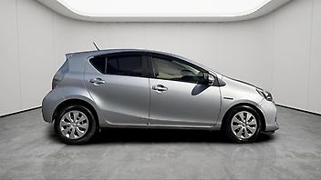 2012 Toyota Aqua HYBRID