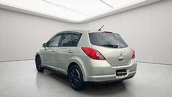 2005 Nissan TIIDA